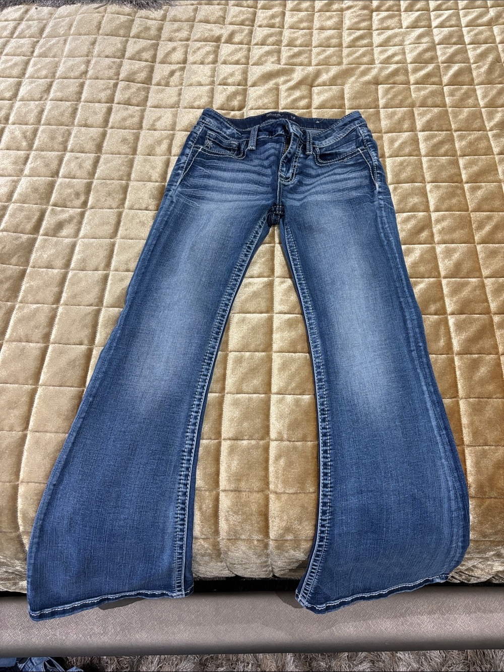 Miss Me Girls Flared Jeans in Medium Blue Wash